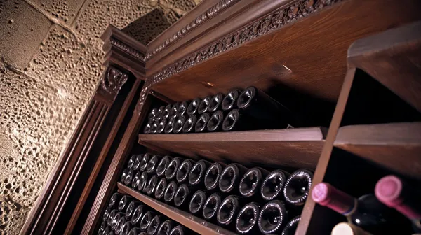 Entre vins et patrimoine : le banquet de Pondres - Vignobles en scène