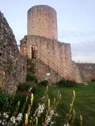 VISITES DU CHÂTEAU COMTAL ET SON DONJON