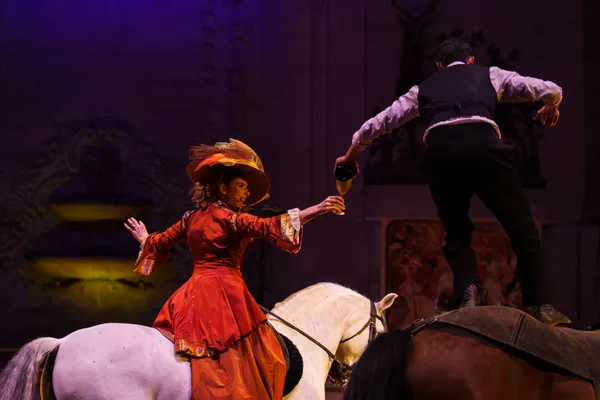 Spectacle équestre - "Un jour à Paris" aux Grandes Écuries de Chantilly
