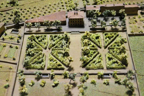 Visite scolaire "Les jardins des plans-reliefs"