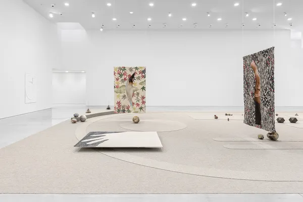 exposition · sœur de jour