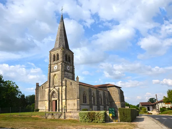 Découverte de l'église des Charmontois et d'une exposition de photographies animalières