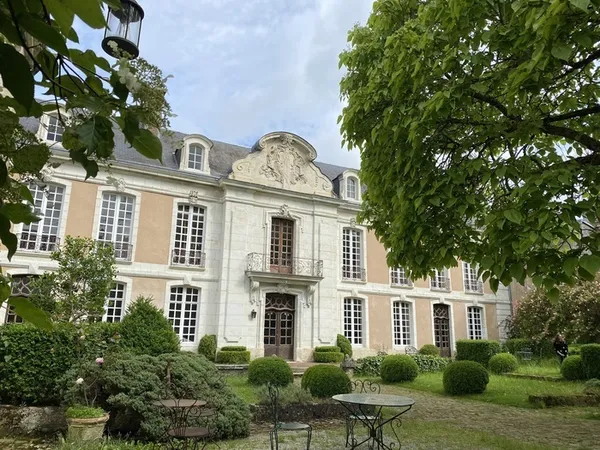 Visite libre de la cour de l'Hôtel des Tailles