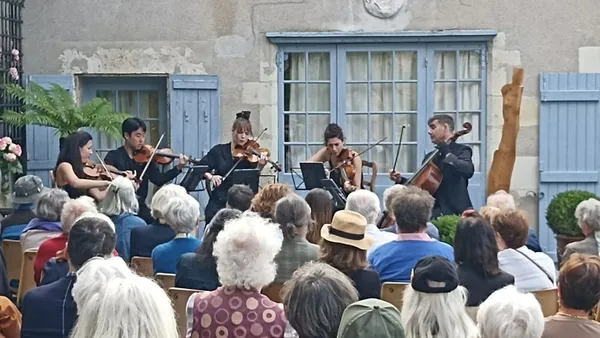 Concert sur la terrasse des Douves Eva Zavaro, violon et Clément Lefebvre, piano : Sonates de BACH