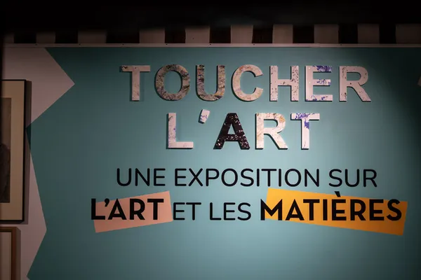 Accrochage de l'école d'arts plastiques de Lisieux
