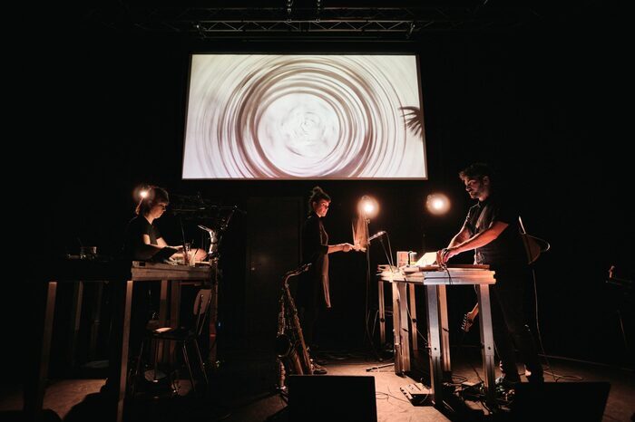 JEUNE PUBLIC : MINUIT