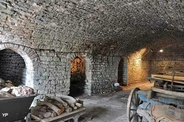 Visite des fours à plâtre de Berzé-la-Ville
