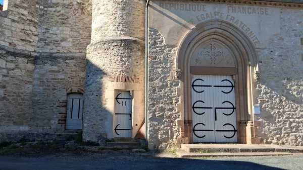 Visite guidée de la Bastide de Florentin à partir de son petit patrimoine (de la salle des Consuls au fronton républicain)
