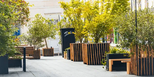 Le Parvis du Théâtre se transforme en salon de plein air