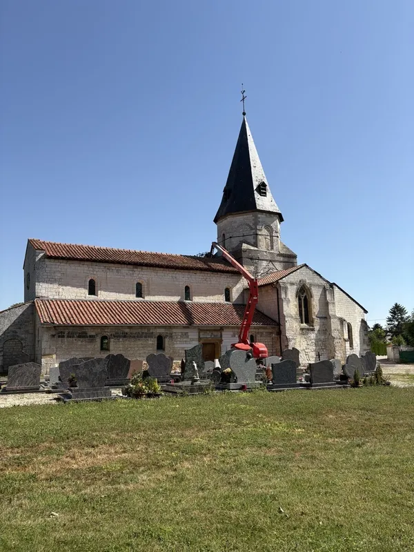 Découverte d'une église romane