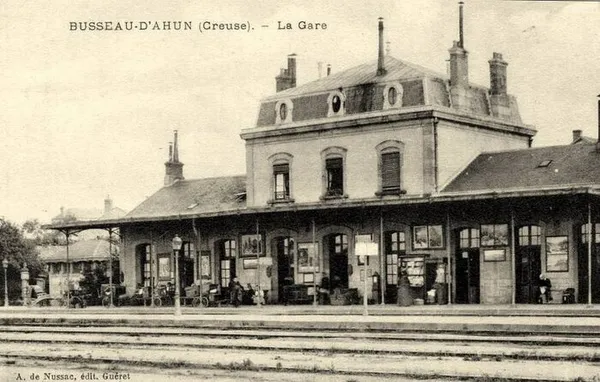 Présentation panneau mémoriel de la gare de Busseau et parcours découverte du village