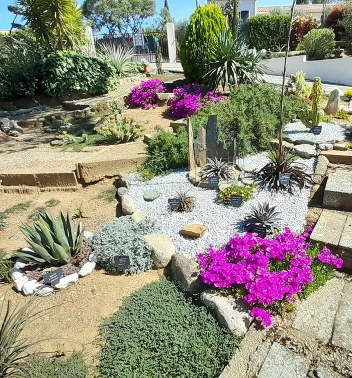 Visite du Jardin Médi'Zen à Autignac et rencontre des artistes