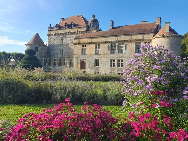 Visitez un château du XVIe siècle et ses jardins avec un guide