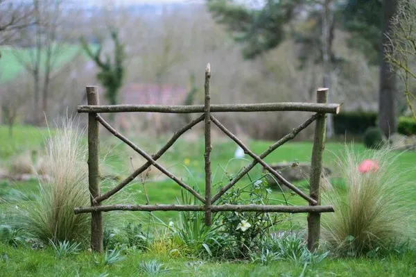Jardinons ! Atelier "fabriquer une clôture naturelle"