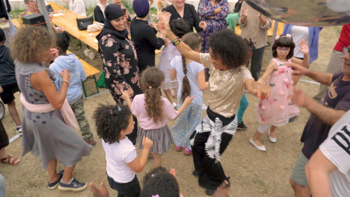 Restitution artistique jeune – Dounia au Square Dullin