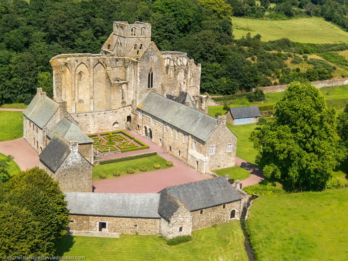 Visite libre de l’abbaye et des expositions