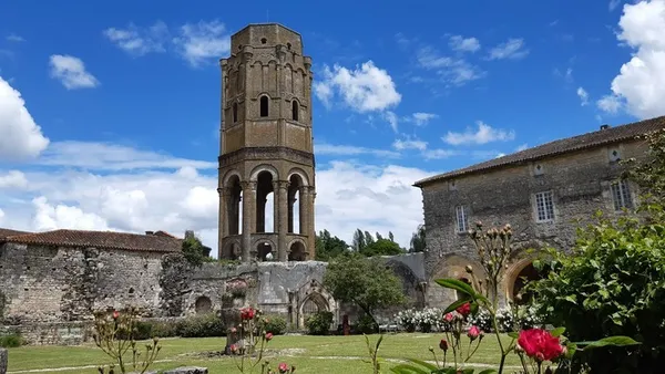 À la (re)découverte de l'abbaye Saint-Sauveur de Charroux