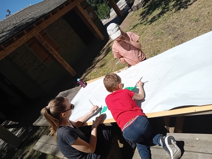 Fresque participative et construction de gîte