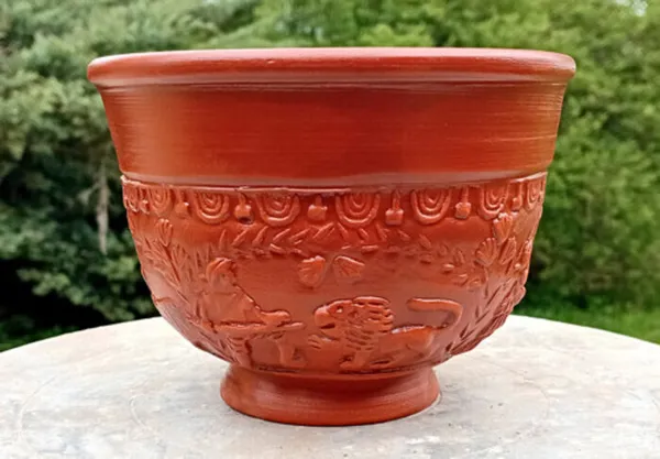Reconstitution de céramiques sigillées antiques par le potier Camille LANGE