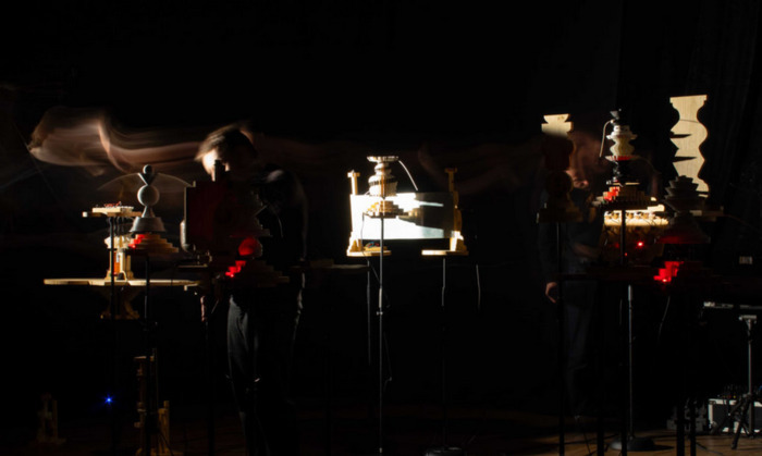 Spectacle : Les Phonotons, Revolving landscapes, Mille au carré (Orchestre de sculptures technologiques)