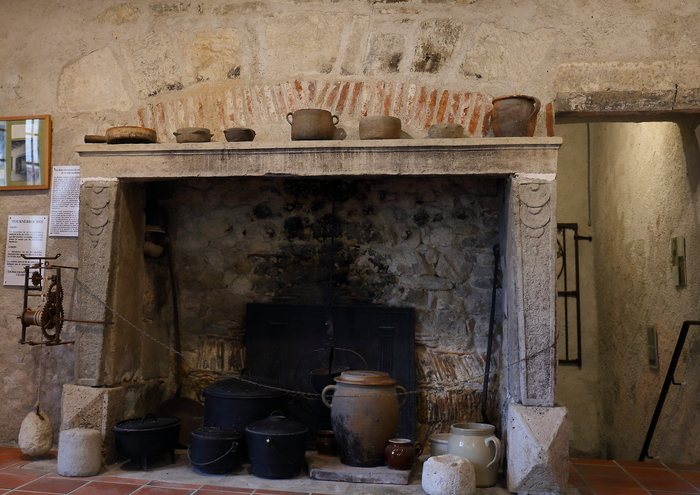 Visite à la lueur des lampes de poches