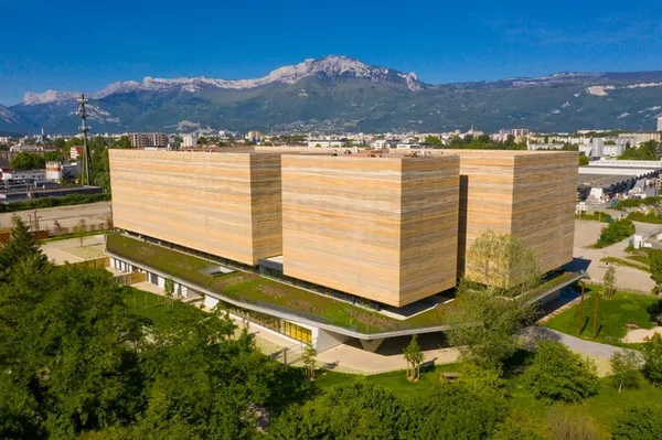 L’architecture du bâtiment des Archives départementales