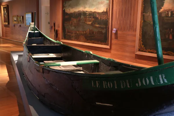Visite libre de la collection permanente, commentaires sur la maquette du port sur demande et visite avec chant basque improvisé