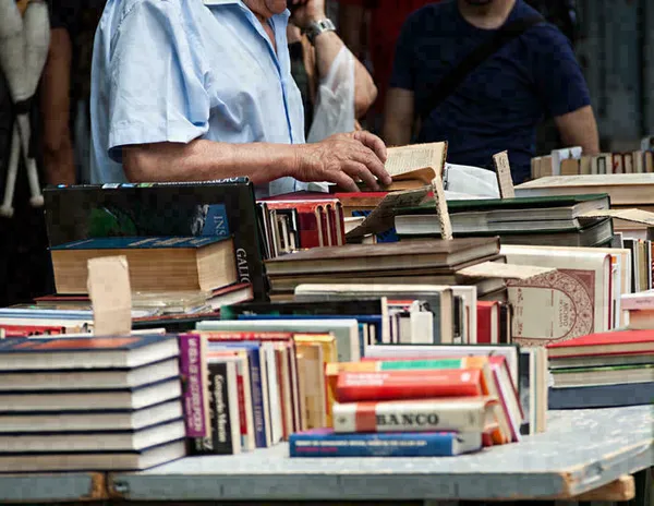 Livres, BD, CD, jeux de société…