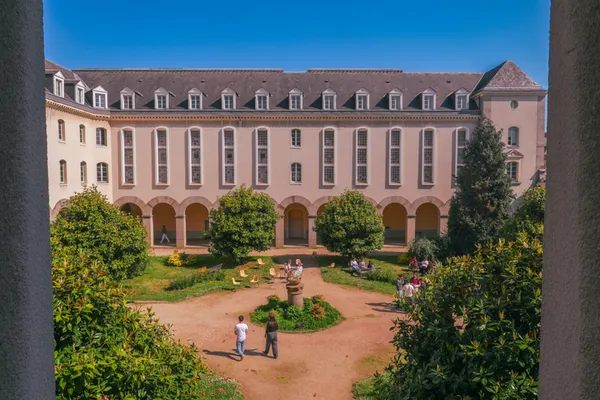 Arrêt sur le patrimoine : la Faculté des Sciences Économiques