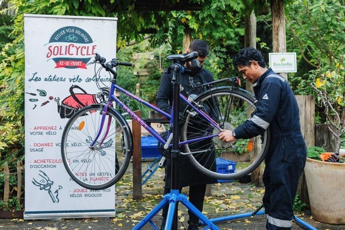 Atelier vélo : Aide à l'autoréparation, sensibilisation et sécurité routière vue du guidon