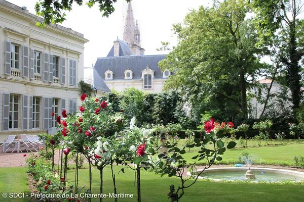 Quand les jardins de la Préfecture se dévoilent autrement !
