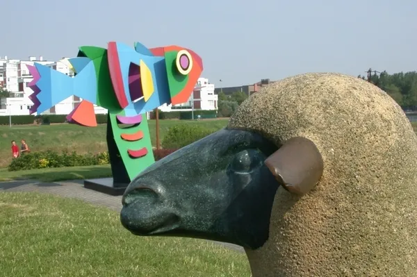 Visite en famille du jardin de sculpture