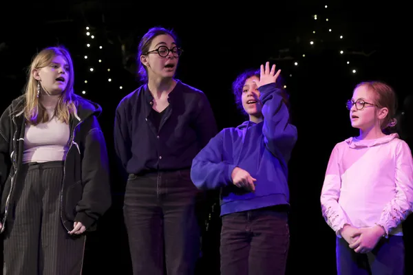 Spectacle de la chorale chansigne et de l'atelier Arts de la scène du Conservatoire Les Lilas-Romainville