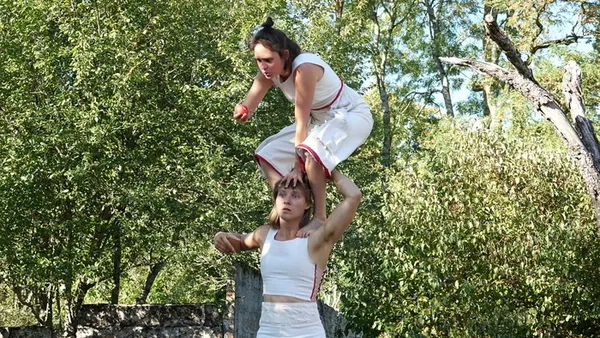 La Pomme - Eve & Eve