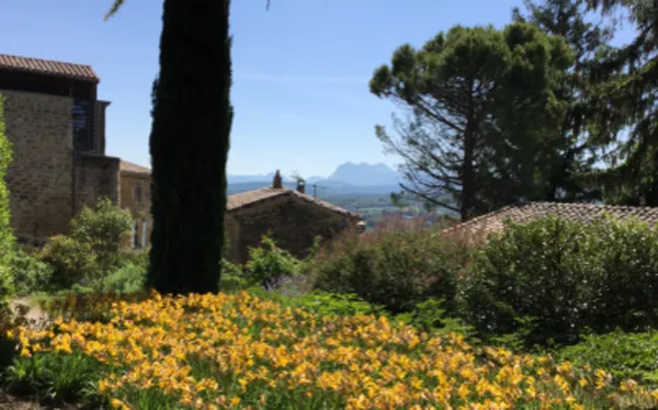 Vue de loin, vue de près