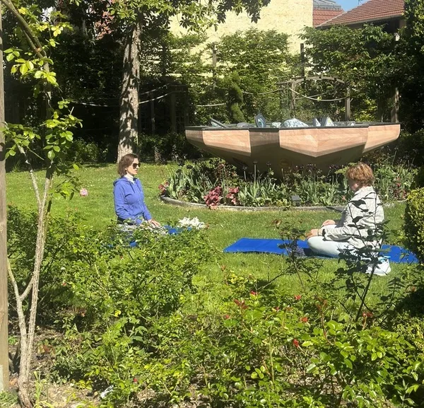 Méditation soufie au jardin