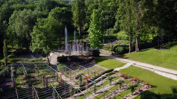 Quand le jardin dialogue avec les sens, le regard en mouvement