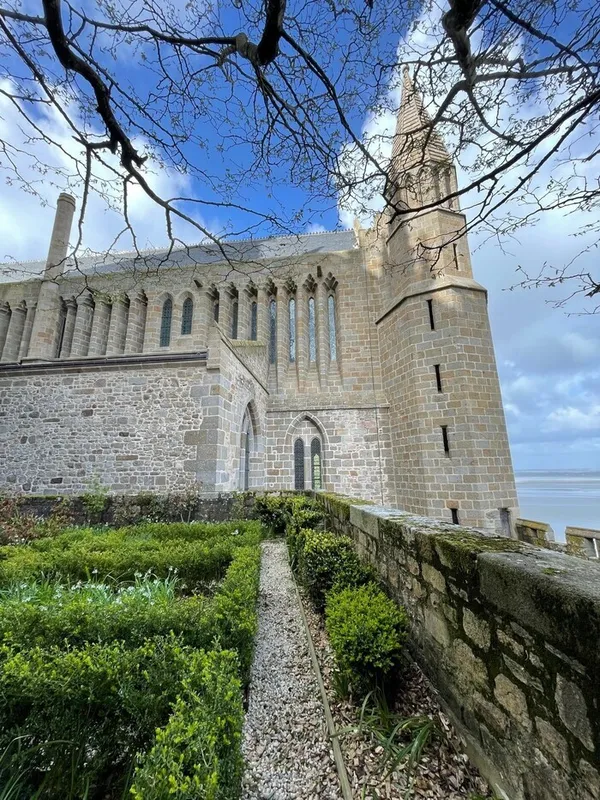 Visite guidée : déambulation accompagnée dans les jardins méconnus du Mont-Saint-Michel
