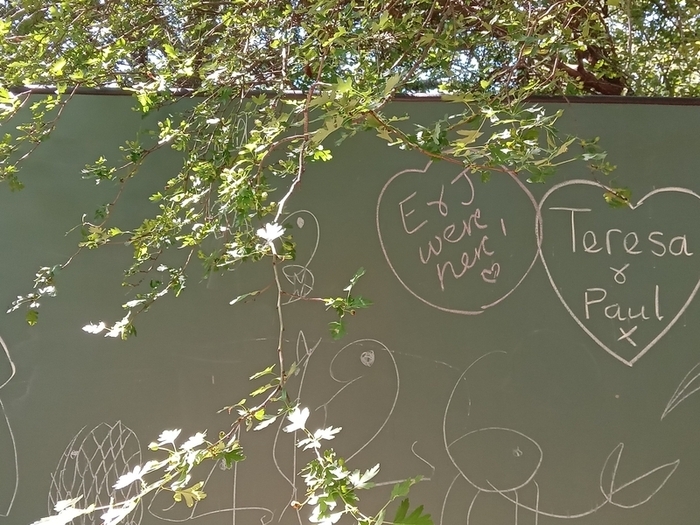 École dehors à la roseraie!