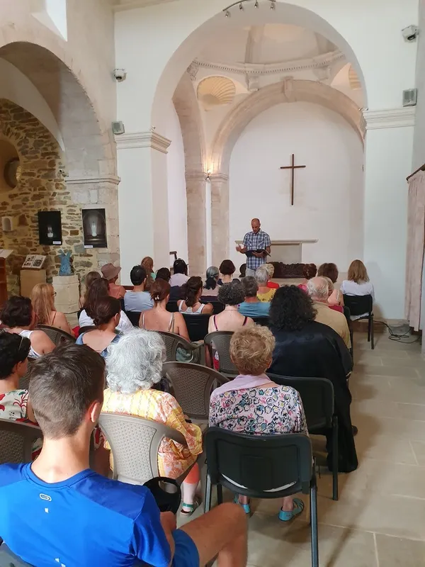 Chant grégorien dans l'église