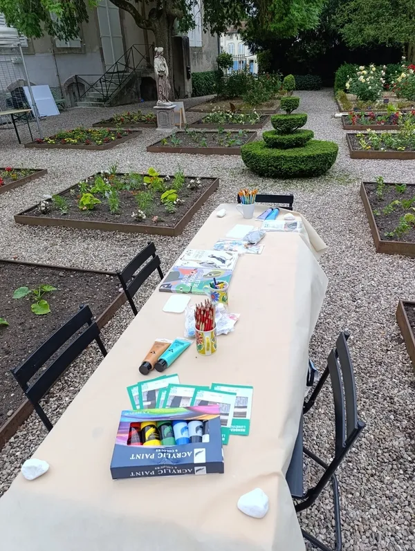 A vos crayons pour une visite dessinée au jardin de l'abbé !