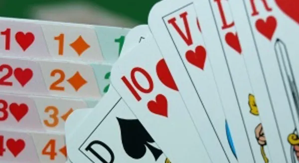 Tournoi de bridge à la salle des Terres Blanches