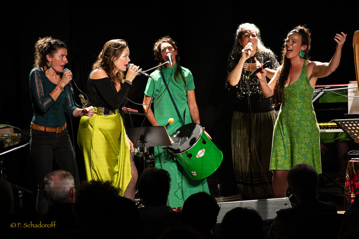 LA LIANE
Chanson joyeuse et sororale