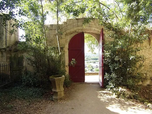 Ateliers scolaires – Levez les yeux sur la chapelle Sainte-Radegonde !