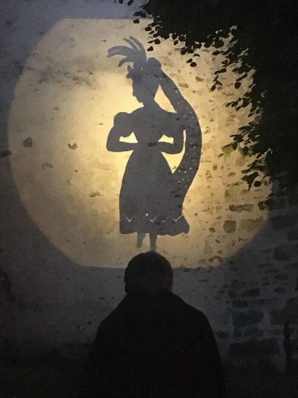 La fête de Perrault, un spectacle de contes à la lanterne magique