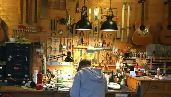 Démonstrations de lutherie et guitare