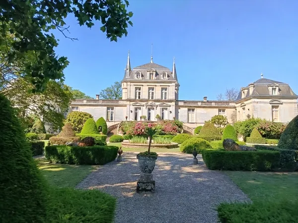 Visite du château et des jardins, accompagnée par les propriétaires