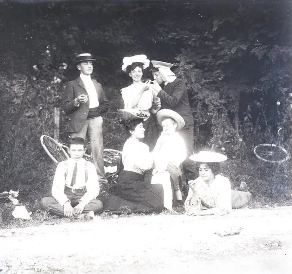 Conférence dans le cadre de l'exposition "Instants partagés. 200 ans de photographies du quotidien en Haute-Saône."
