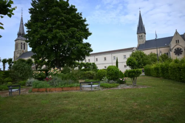 Jardin de l'hôtel de Ville Saint-Memmie