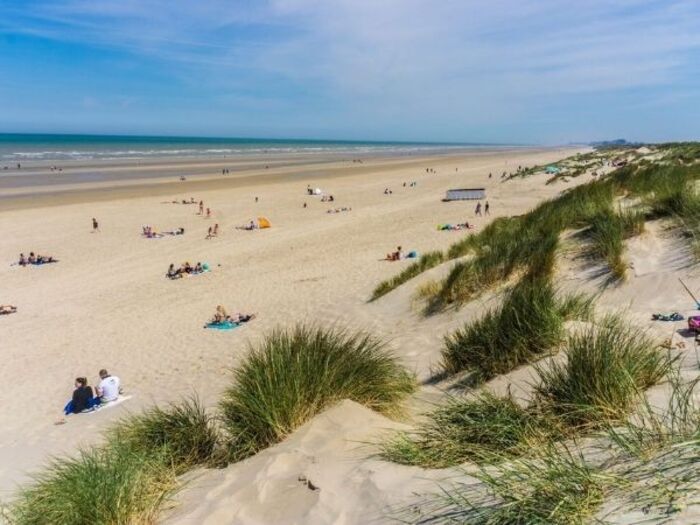 UNE JOURNEE AU BORD DE LA MER